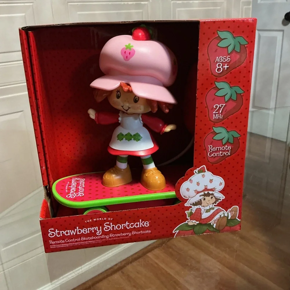 BRAND NEW, REMOTE CONTROL SKATEBOARDING STRAWBERRY SHORTCAKE - Picture 2 of 8